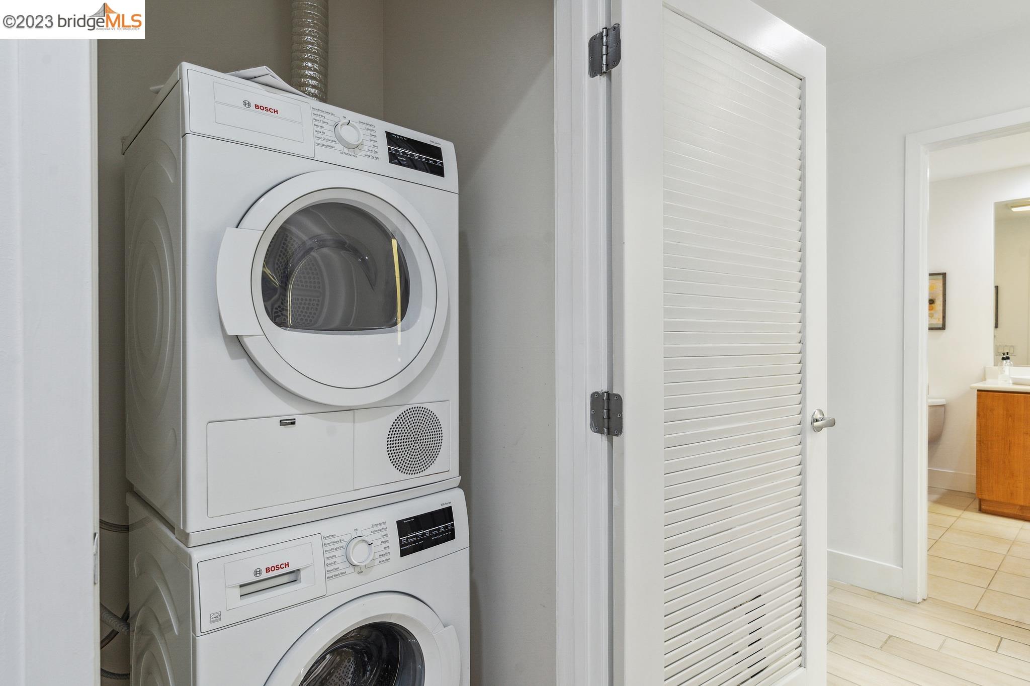 438 W Grand Ave # 520