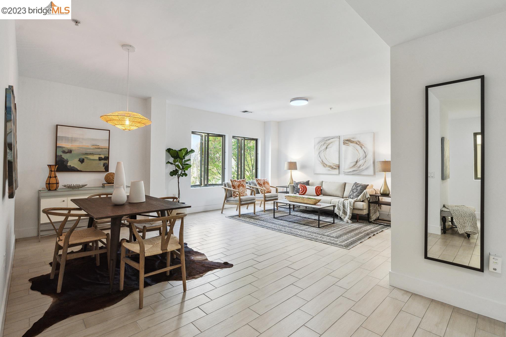 438 W Grand Ave # 520