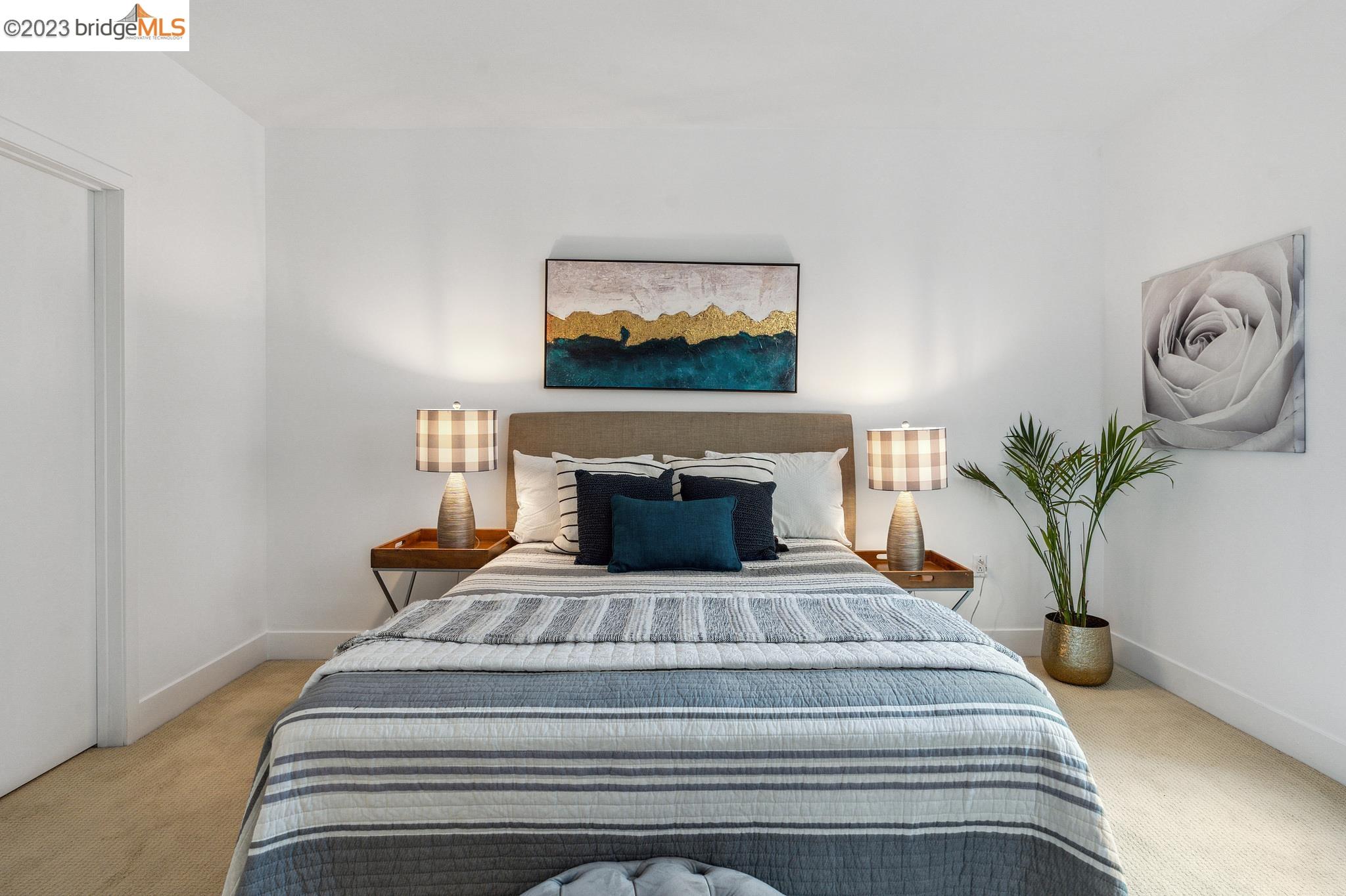 438 W Grand Ave # 520