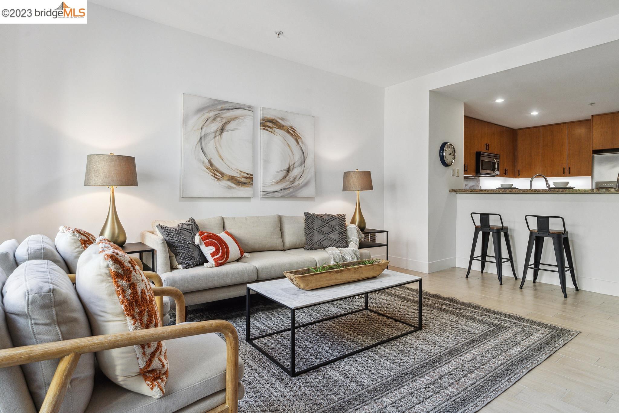 438 W Grand Ave # 520