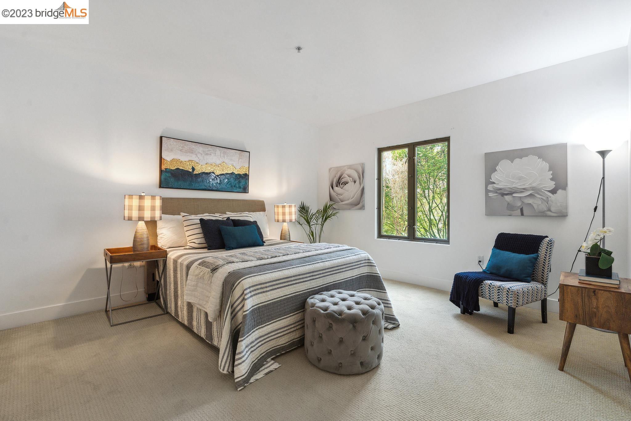 438 W Grand Ave # 520