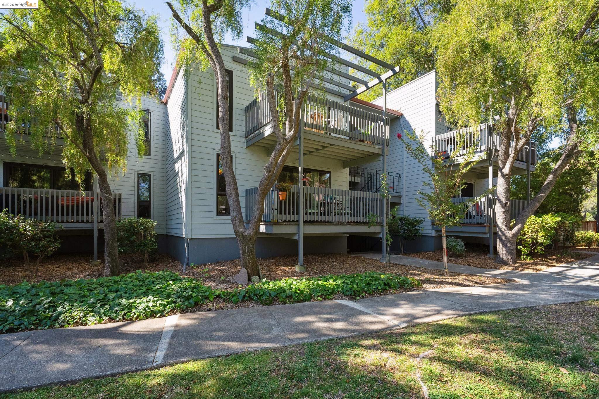 70 Laurie Meadows Drive # 4