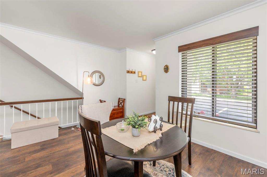 321 Barrington Square Unit: D
