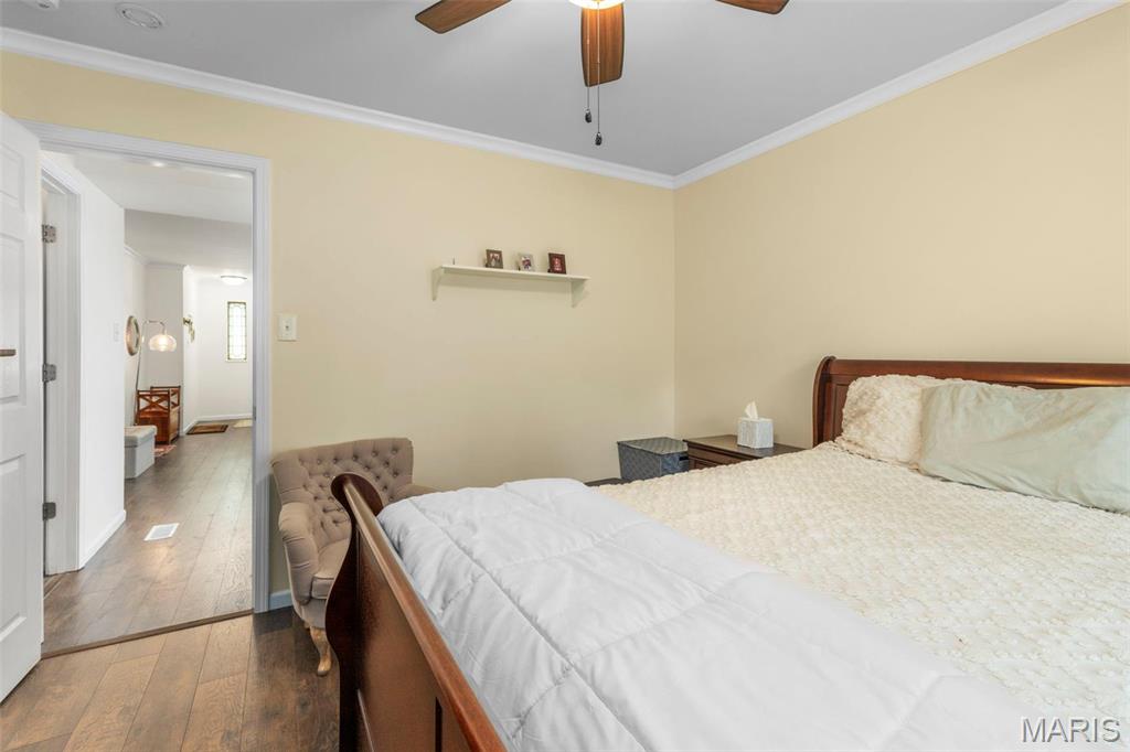 321 Barrington Square Unit: D
