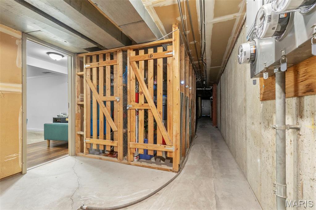 321 Barrington Square Unit: D