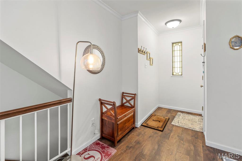321 Barrington Square Unit: D
