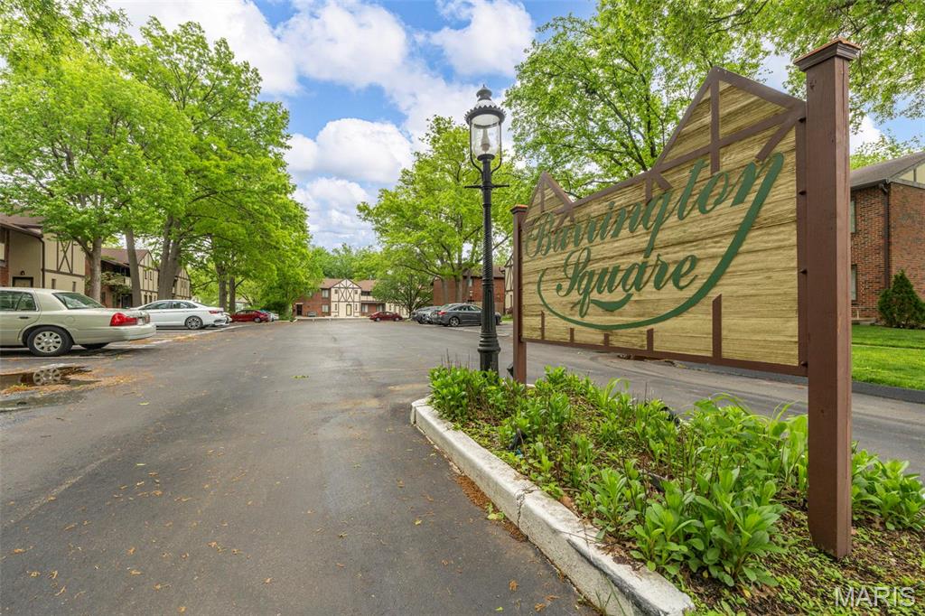 321 Barrington Square Unit: D