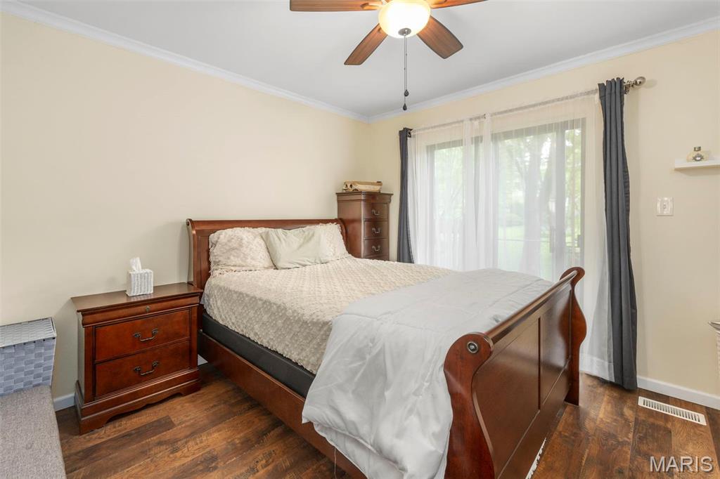 321 Barrington Square Unit: D