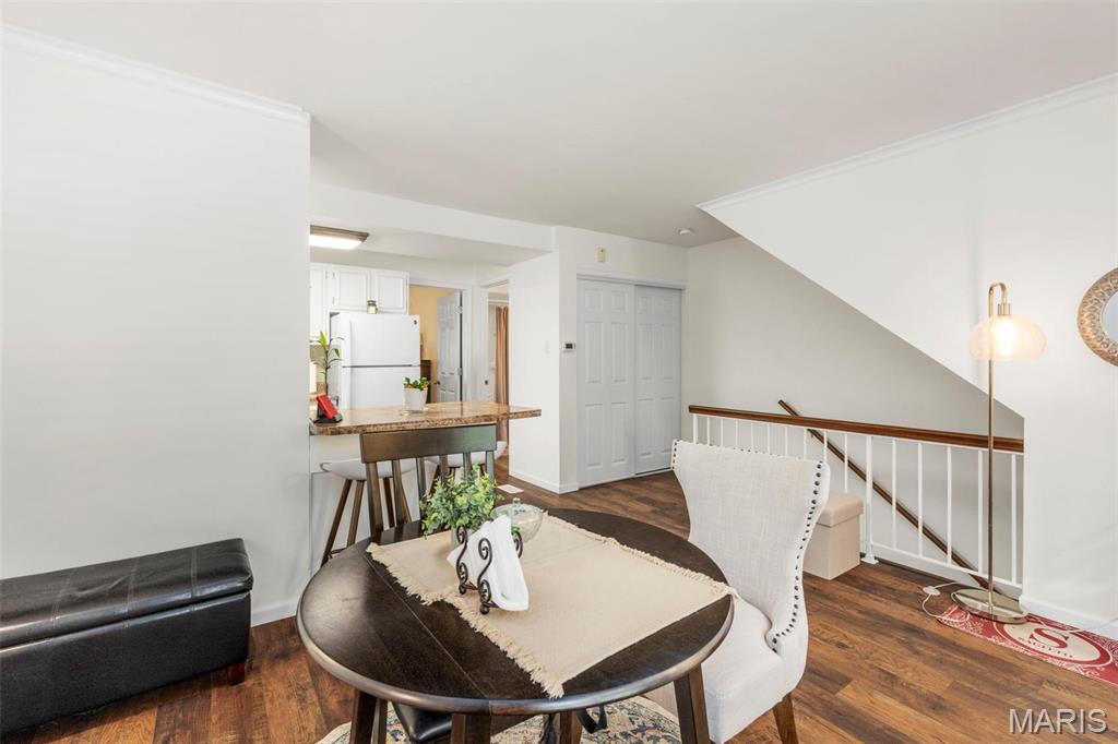 321 Barrington Square Unit: D