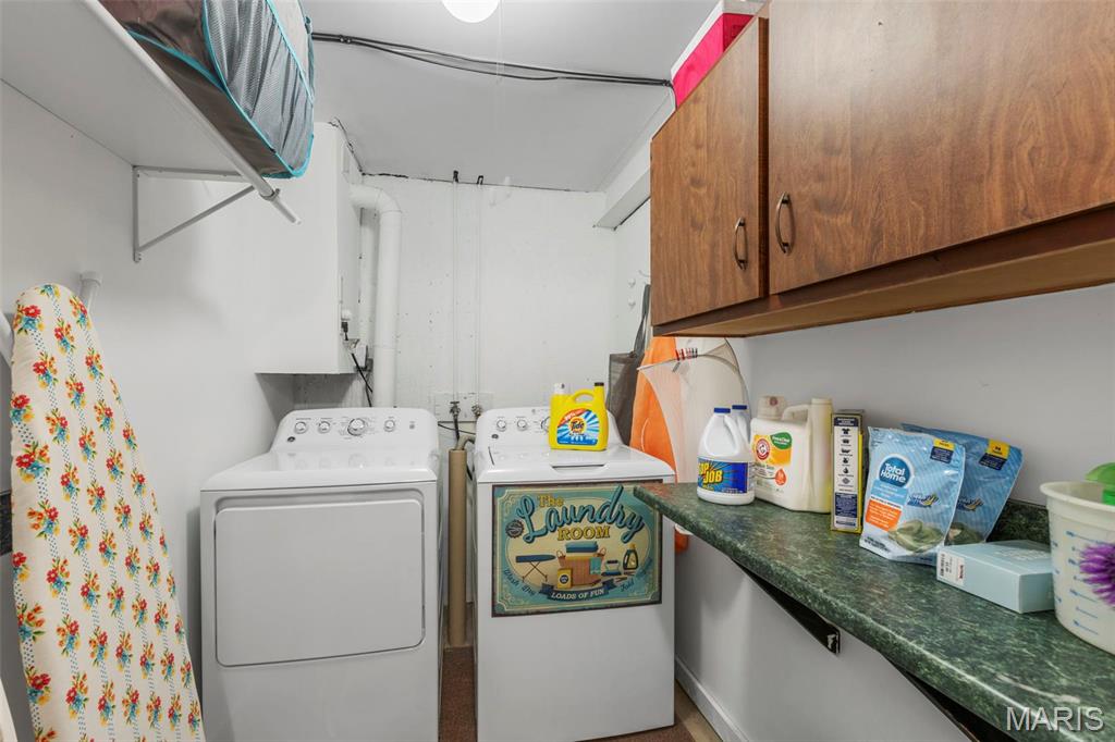 321 Barrington Square Unit: D