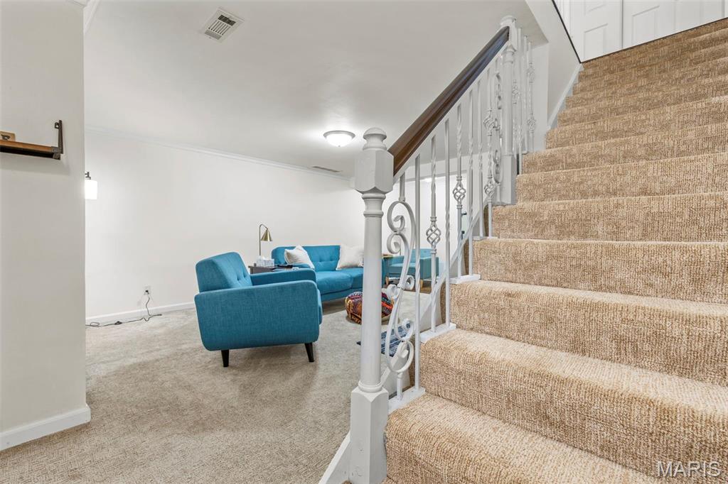 321 Barrington Square Unit: D