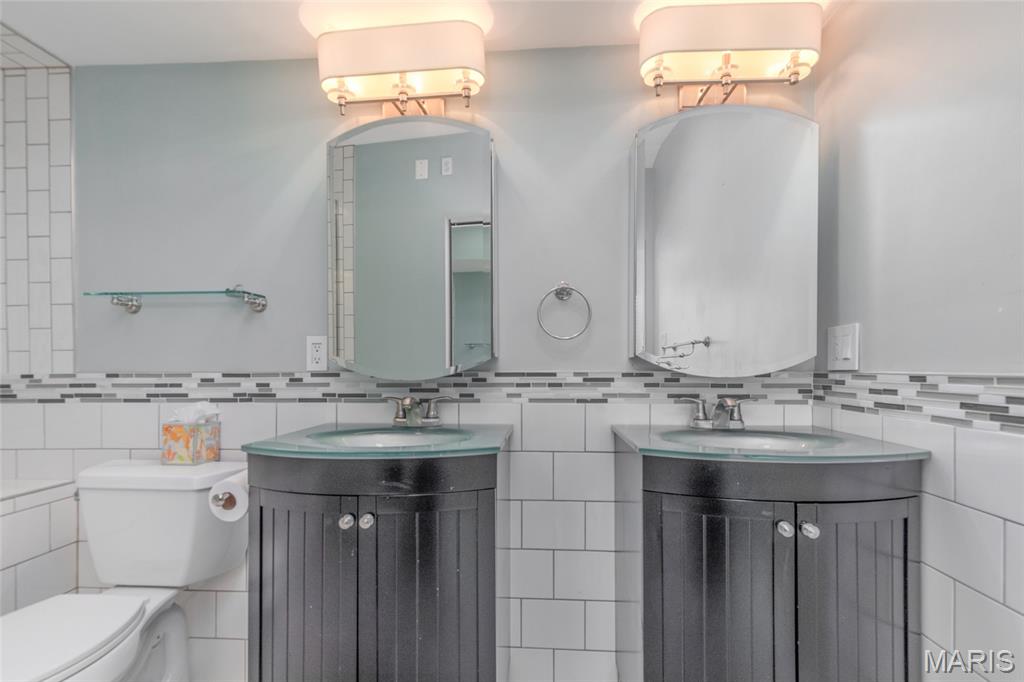 2025 Hereford Street