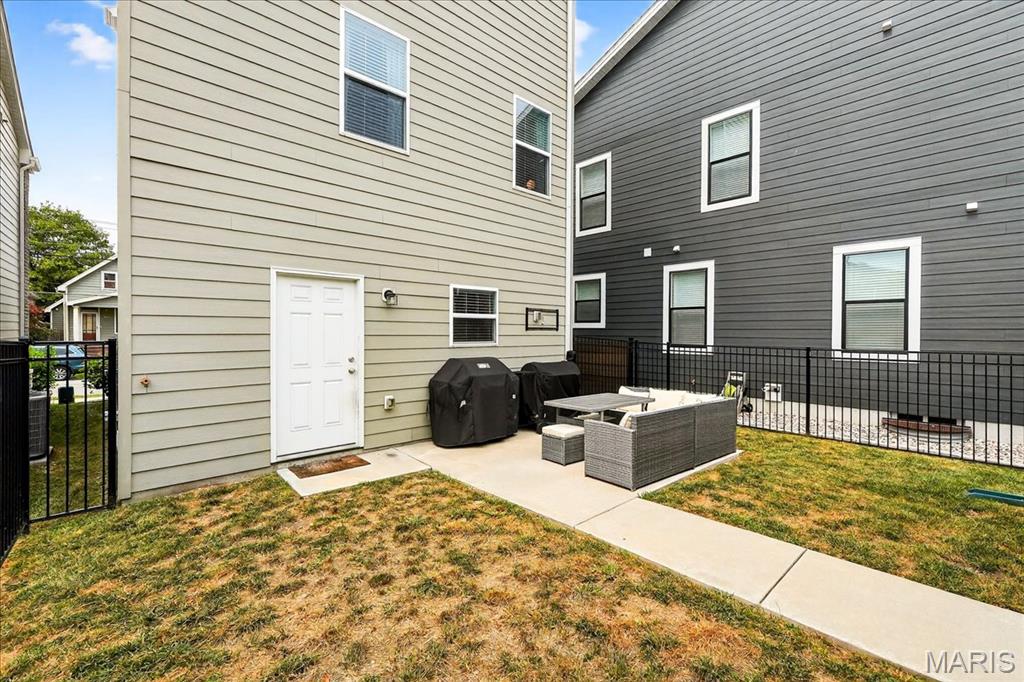 2016 Hereford Street