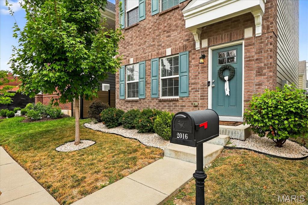 2016 Hereford Street