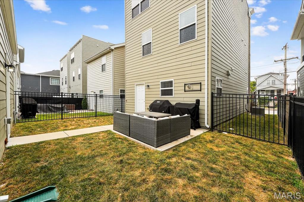 2016 Hereford Street