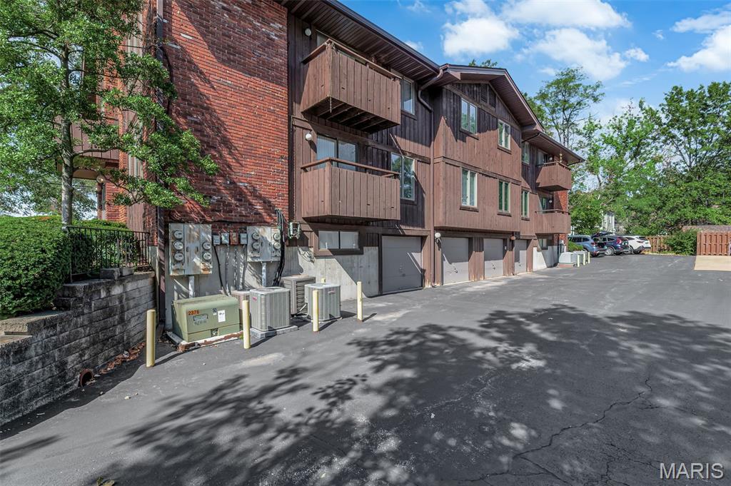 243 W Jefferson Avenue Unit: 4