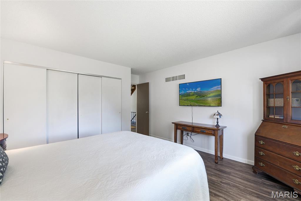 962 Barcroft Woods Court