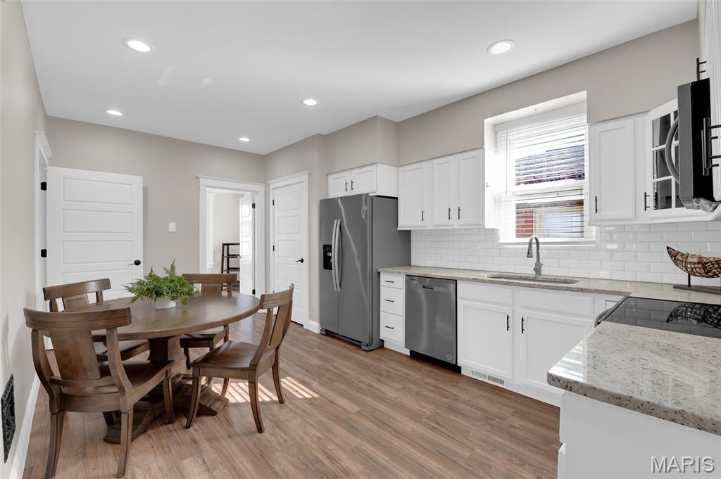 5717 Lansdowne Avenue