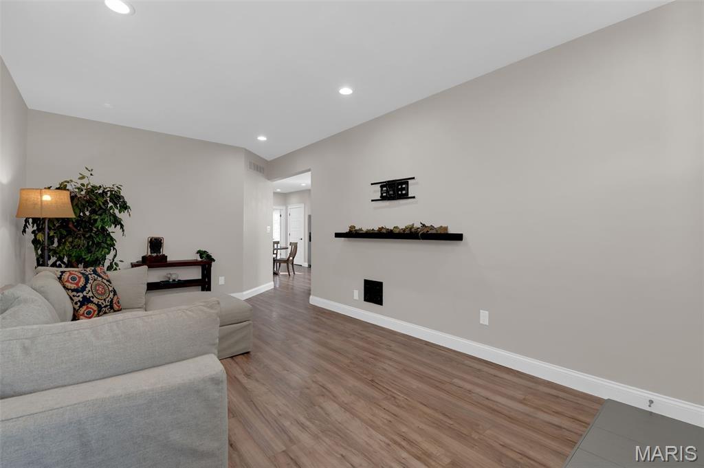 5717 Lansdowne Avenue