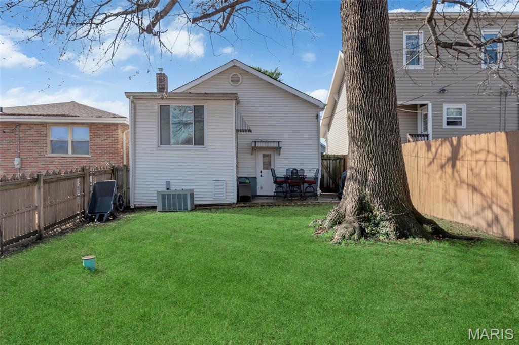 5717 Lansdowne Avenue