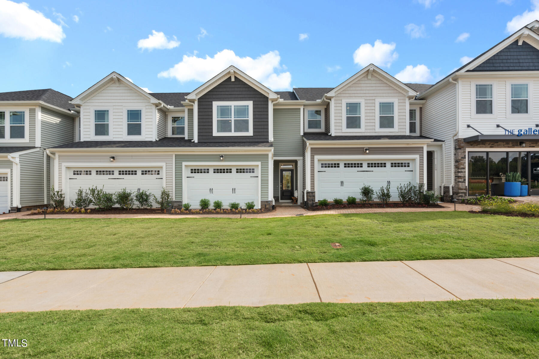 140 Kobus Court