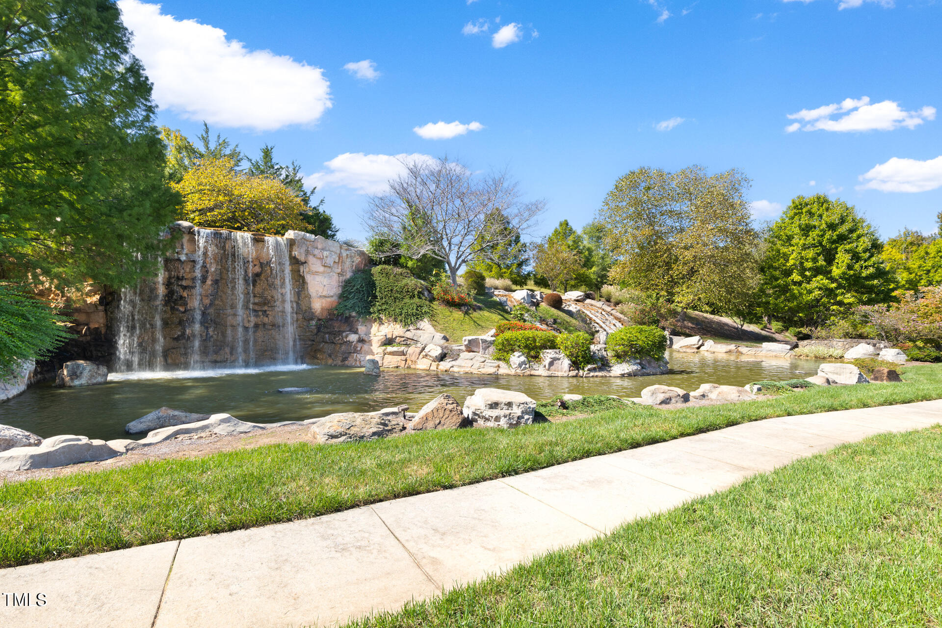 127 Hidden Bluff Drive