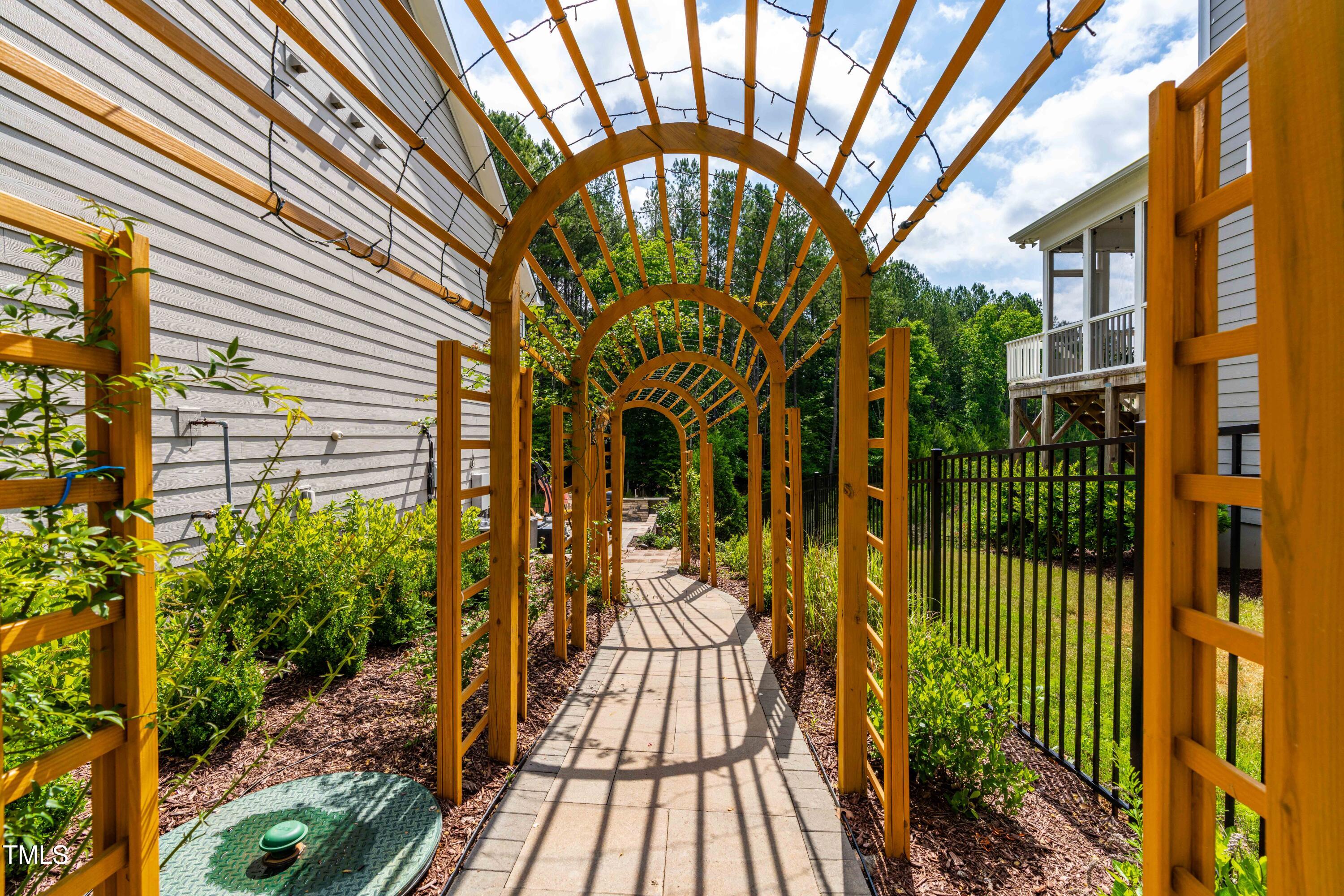 113 Hidden Bluff Dr