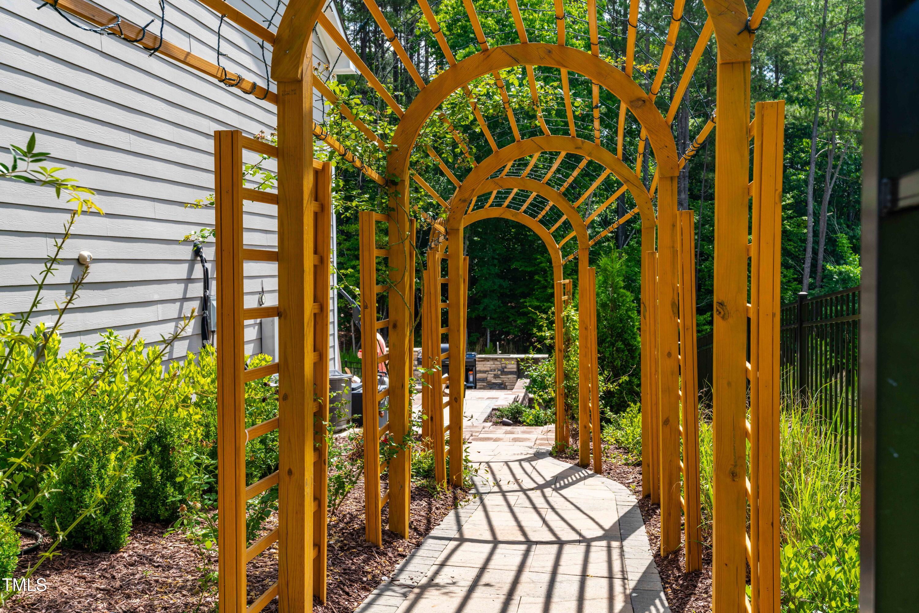 113 Hidden Bluff Dr