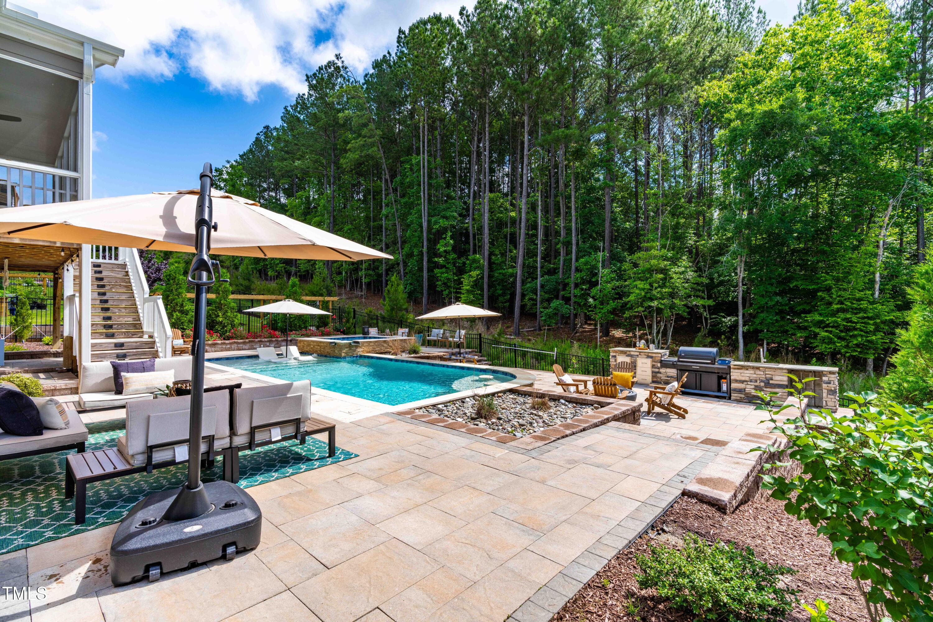 113 Hidden Bluff Dr