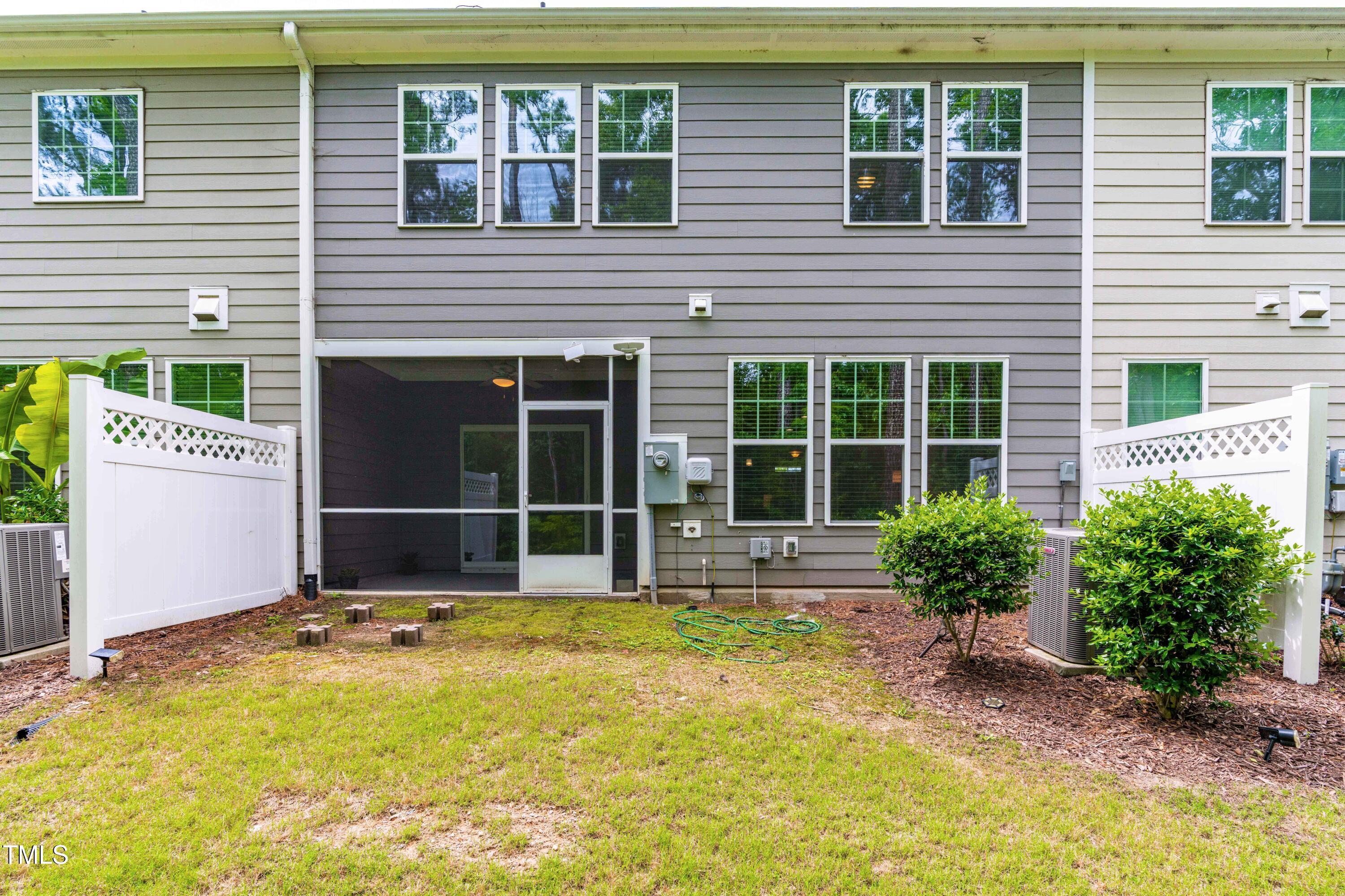 1049 Lakebrink Drive