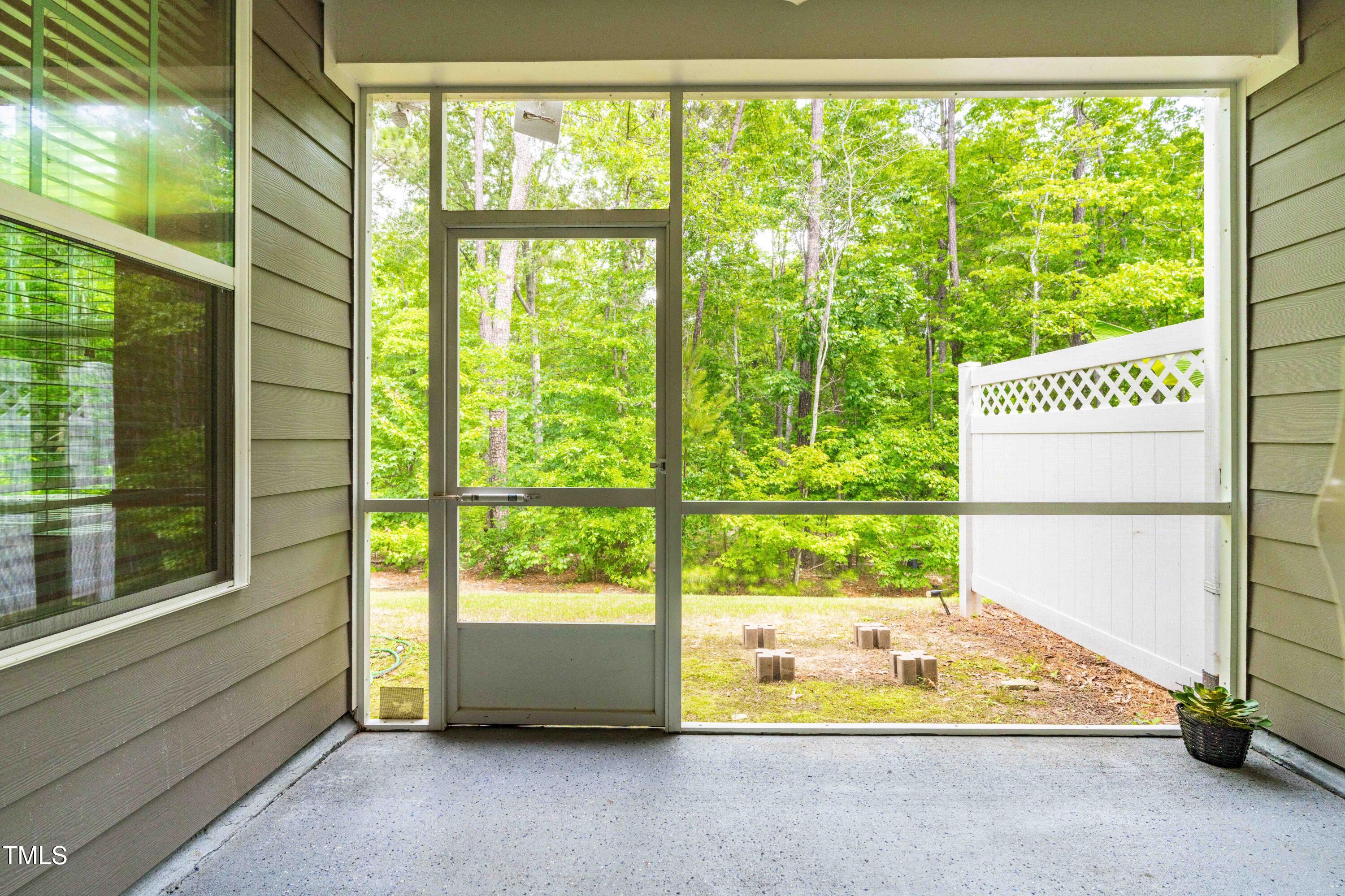 1049 Lakebrink Drive