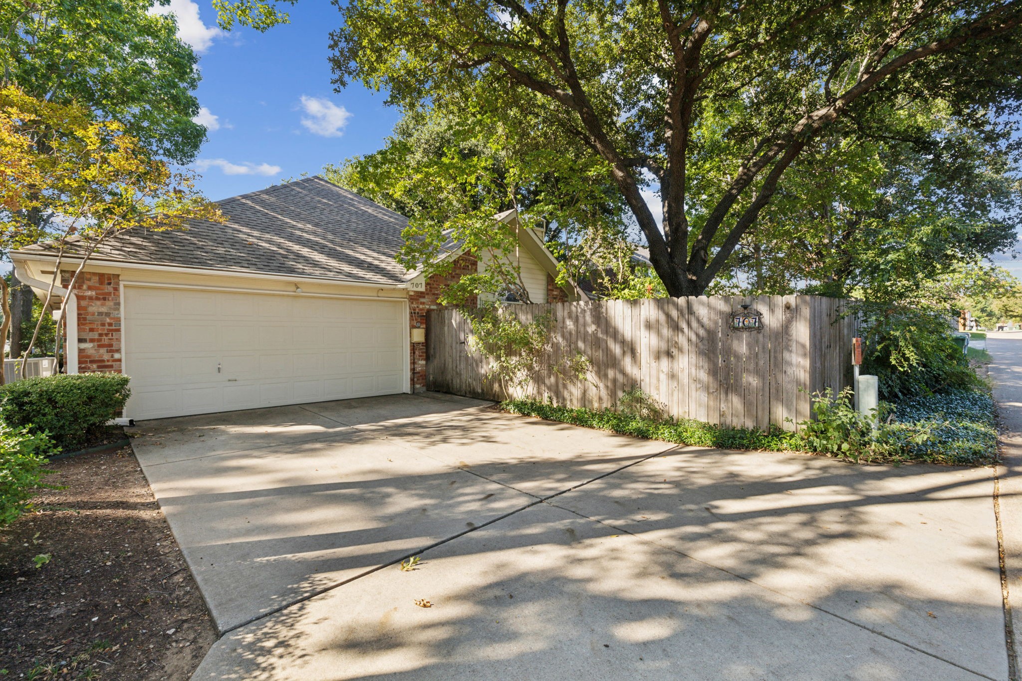 707 Blue Oak Drive