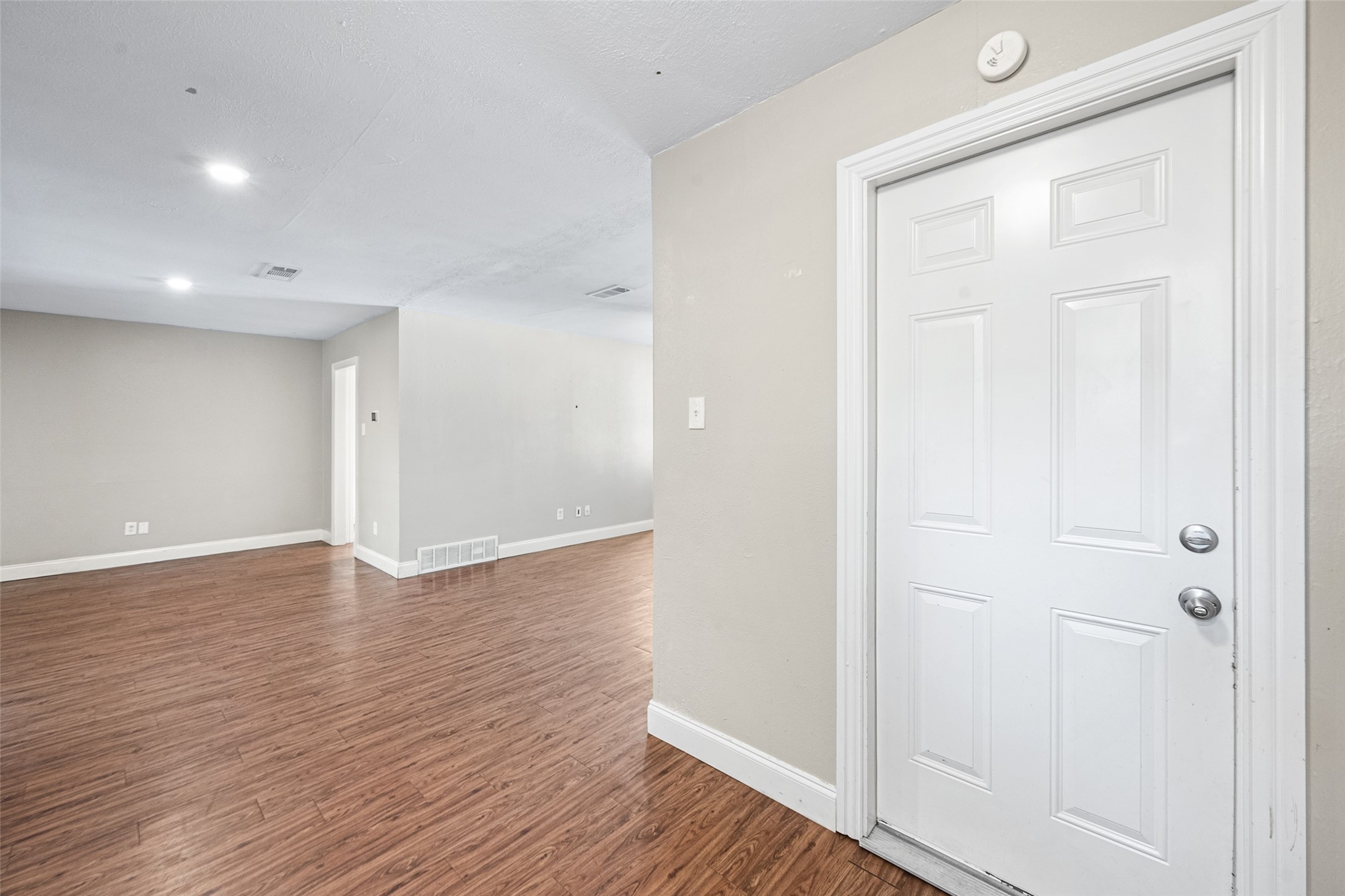 1806 Doss Circle