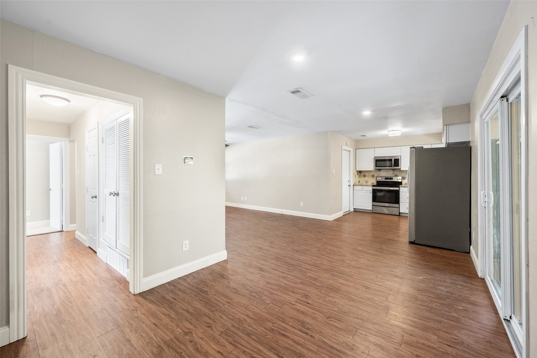 1806 Doss Circle