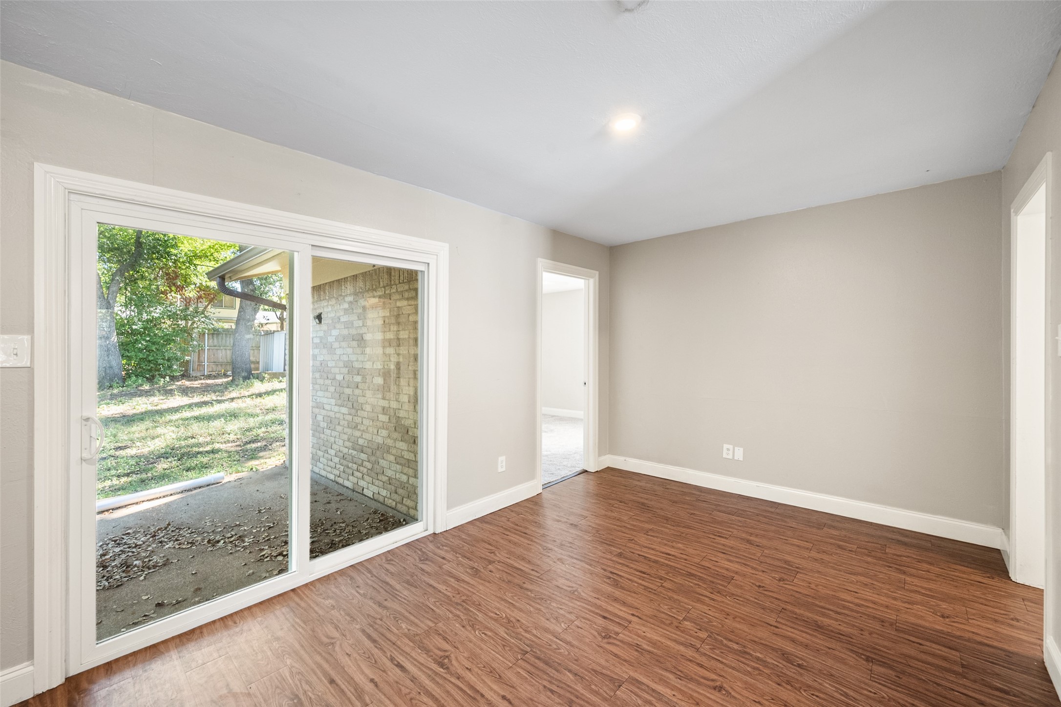 1806 Doss Circle