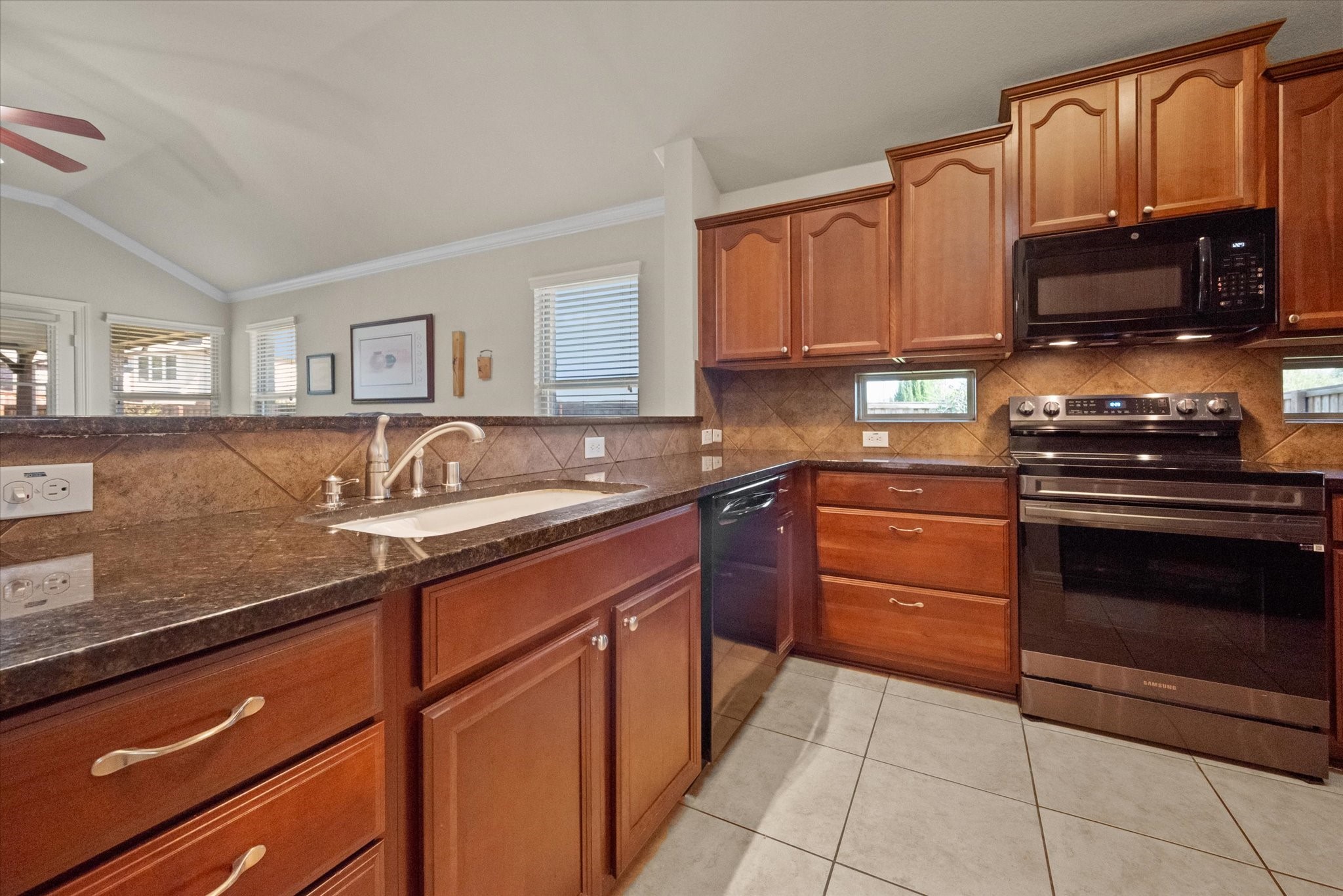 1533 Rosson Road