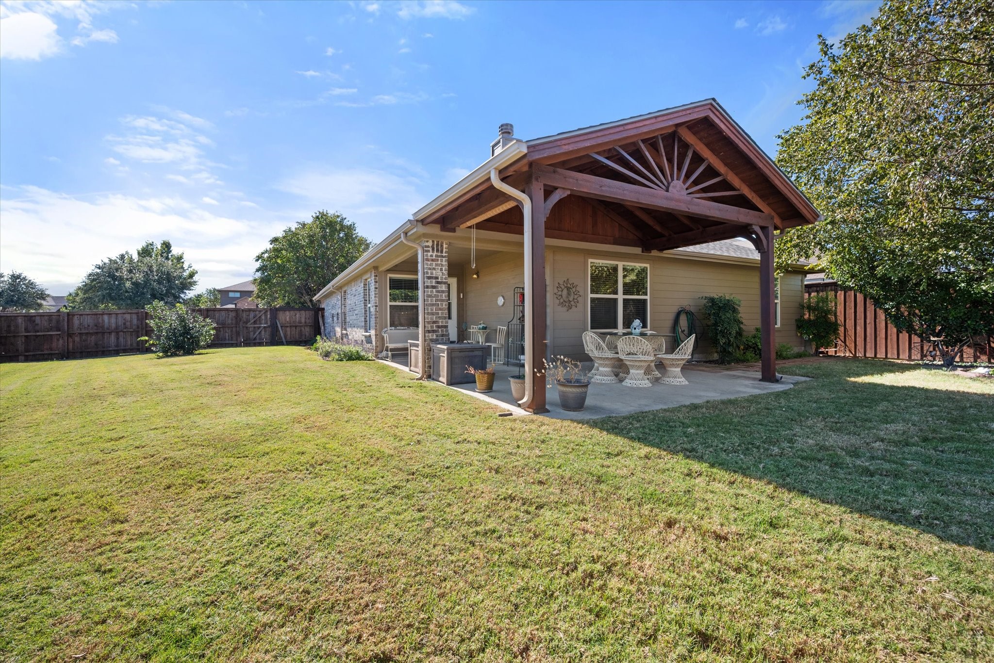 1533 Rosson Road