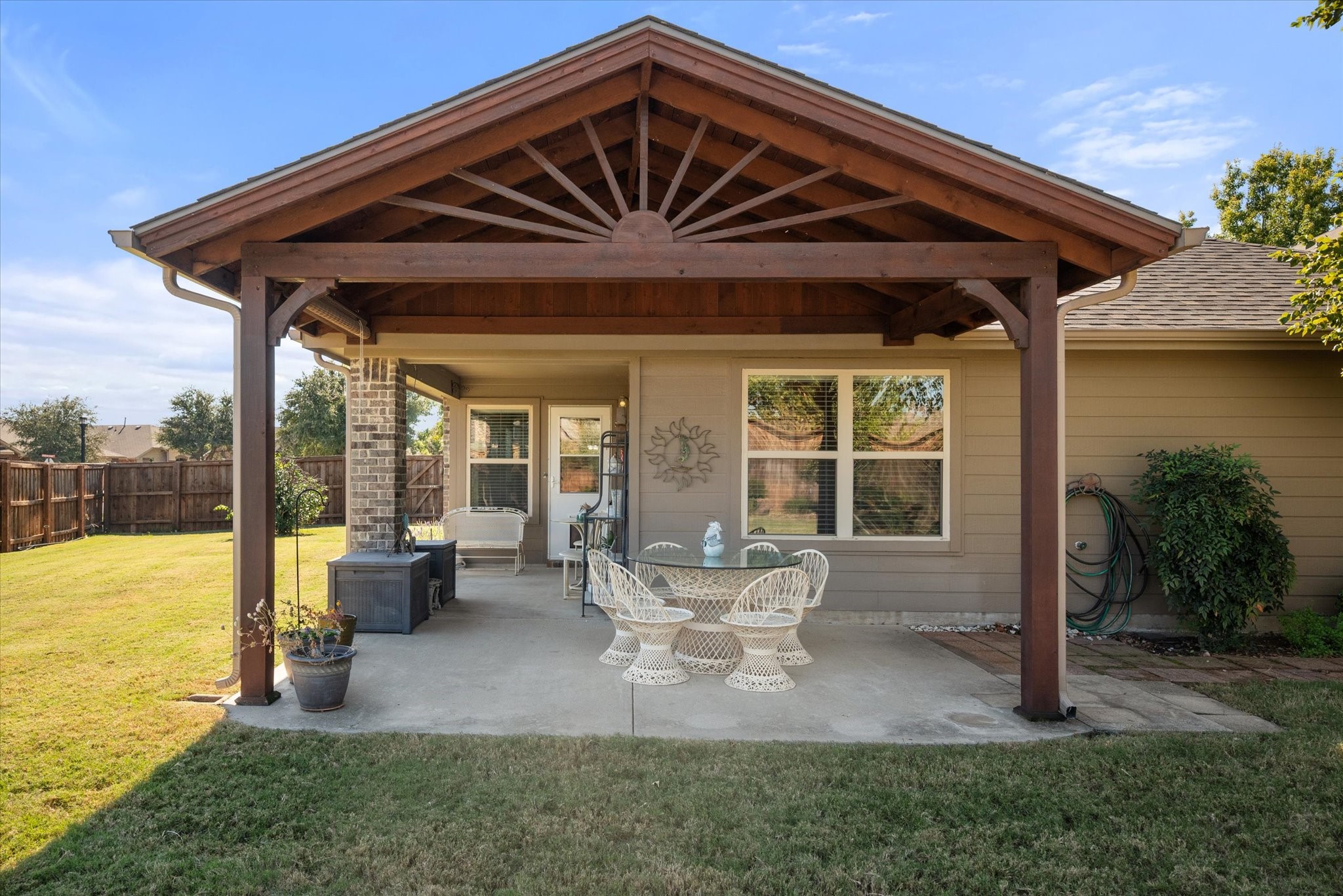 1533 Rosson Road