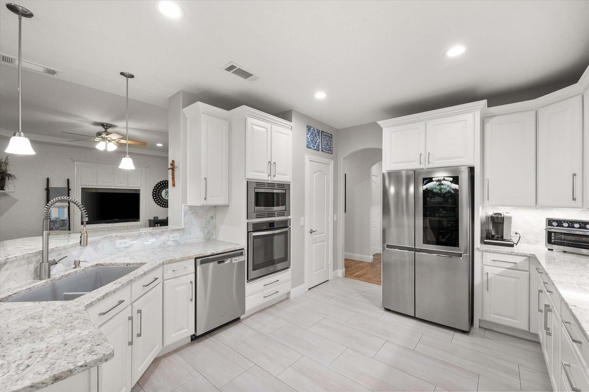 5716 Pinnacle Circle