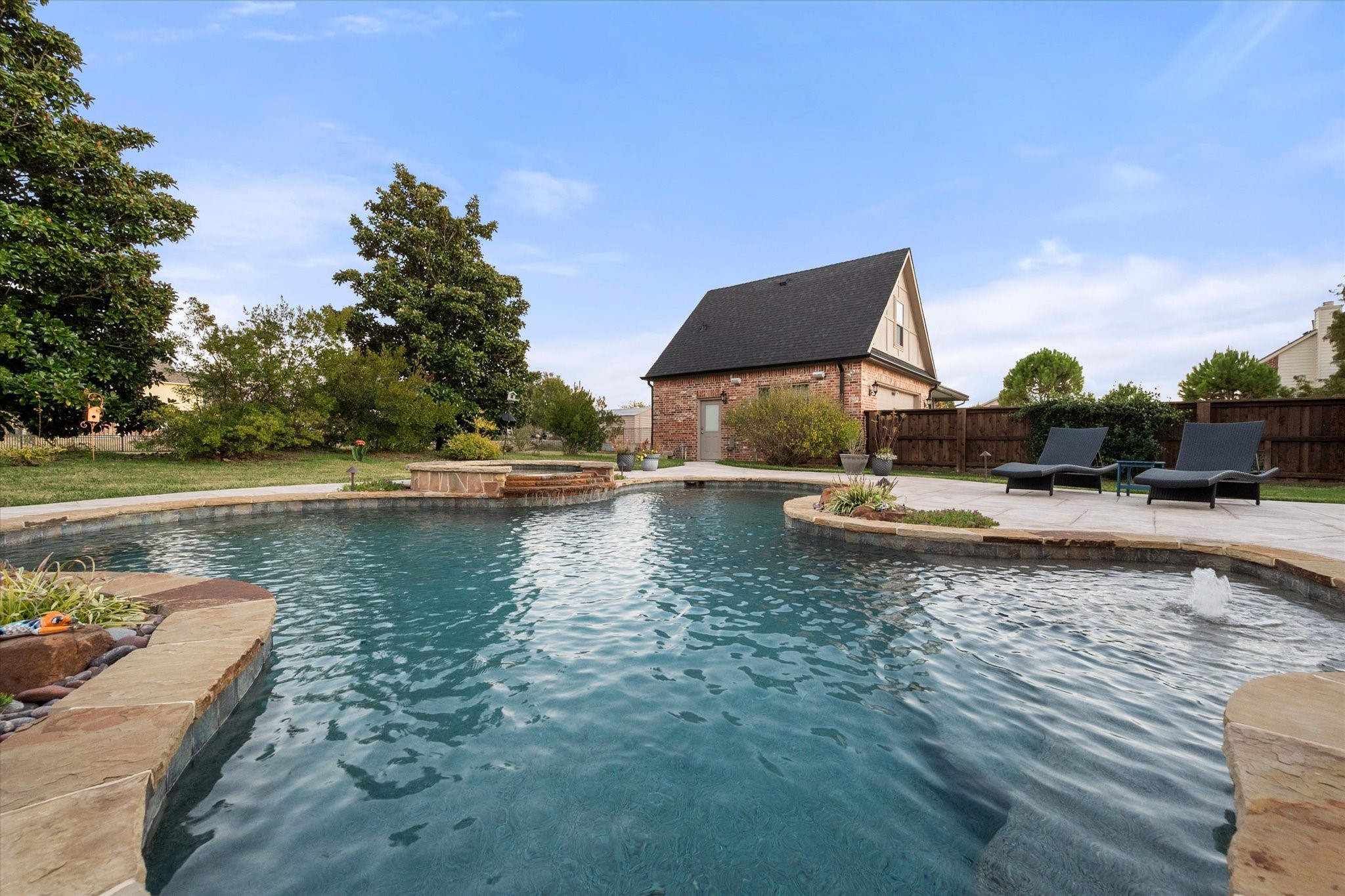 5716 Pinnacle Circle