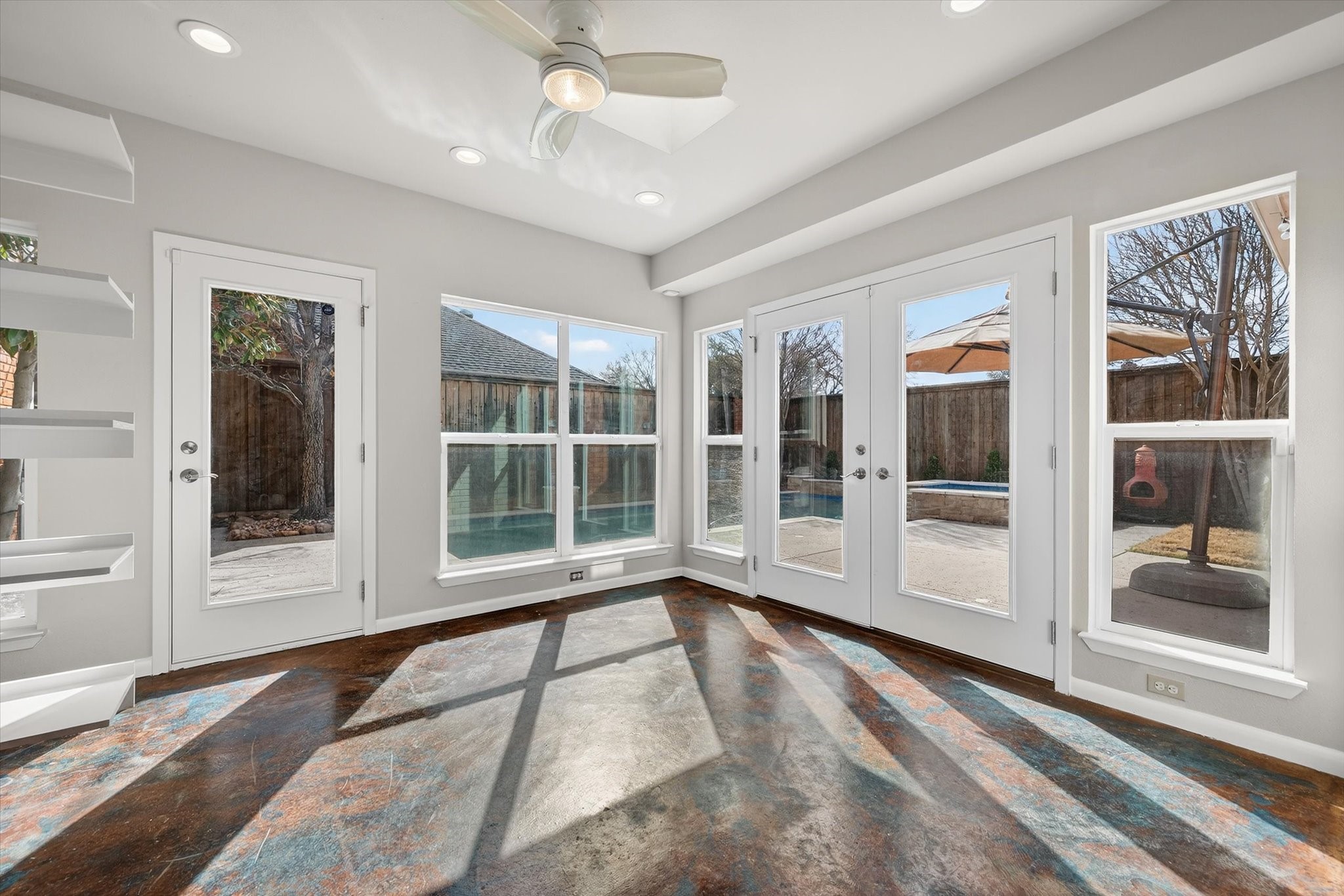 517 Meadowood Lane