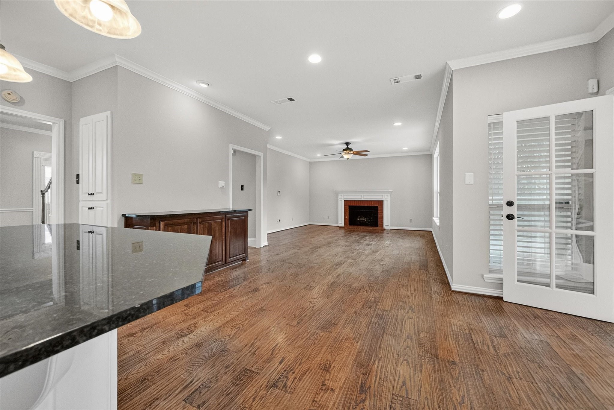 517 Meadowood Lane