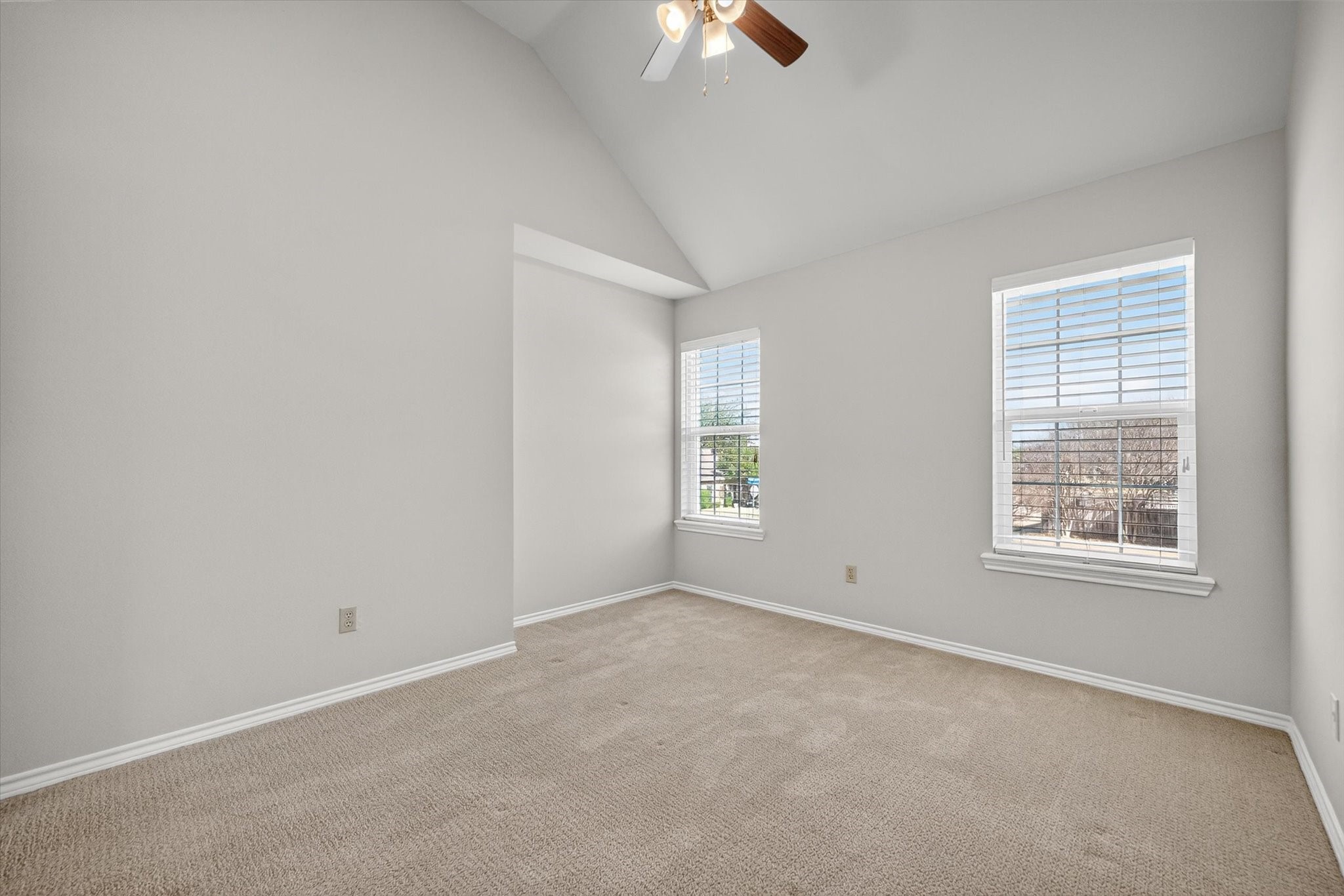 517 Meadowood Lane