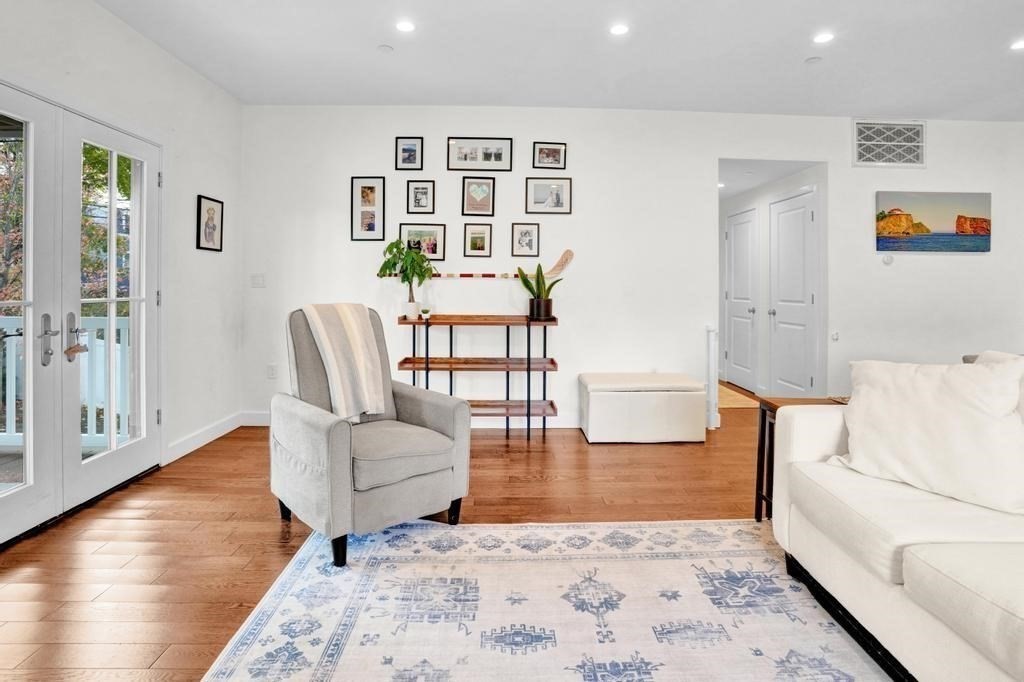 213 East Eagle St # 5