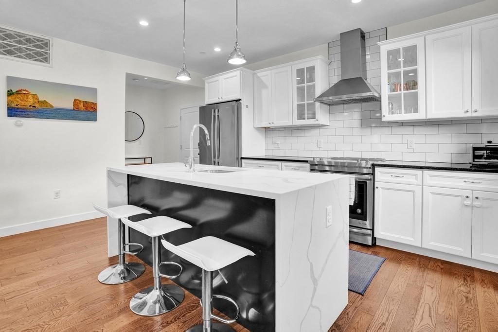 213 East Eagle St # 5