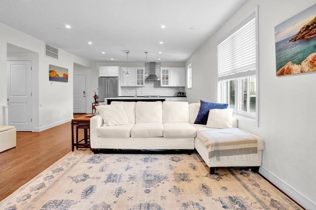 213 East Eagle St # 5