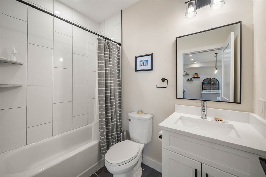 21 Lexington St # 304