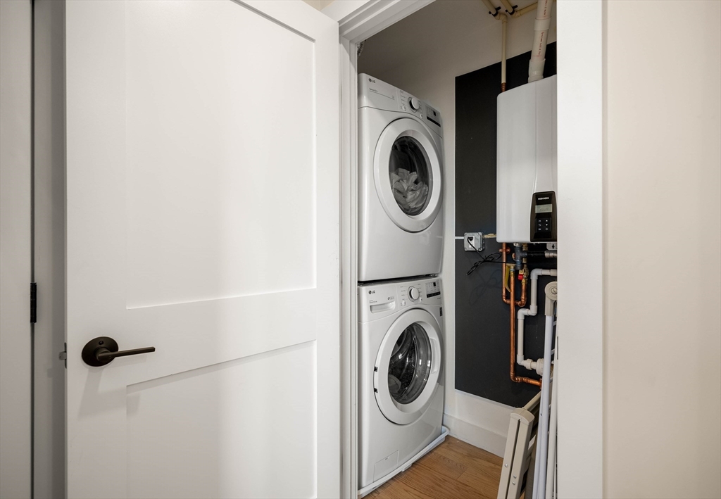 21 Lexington St # 304