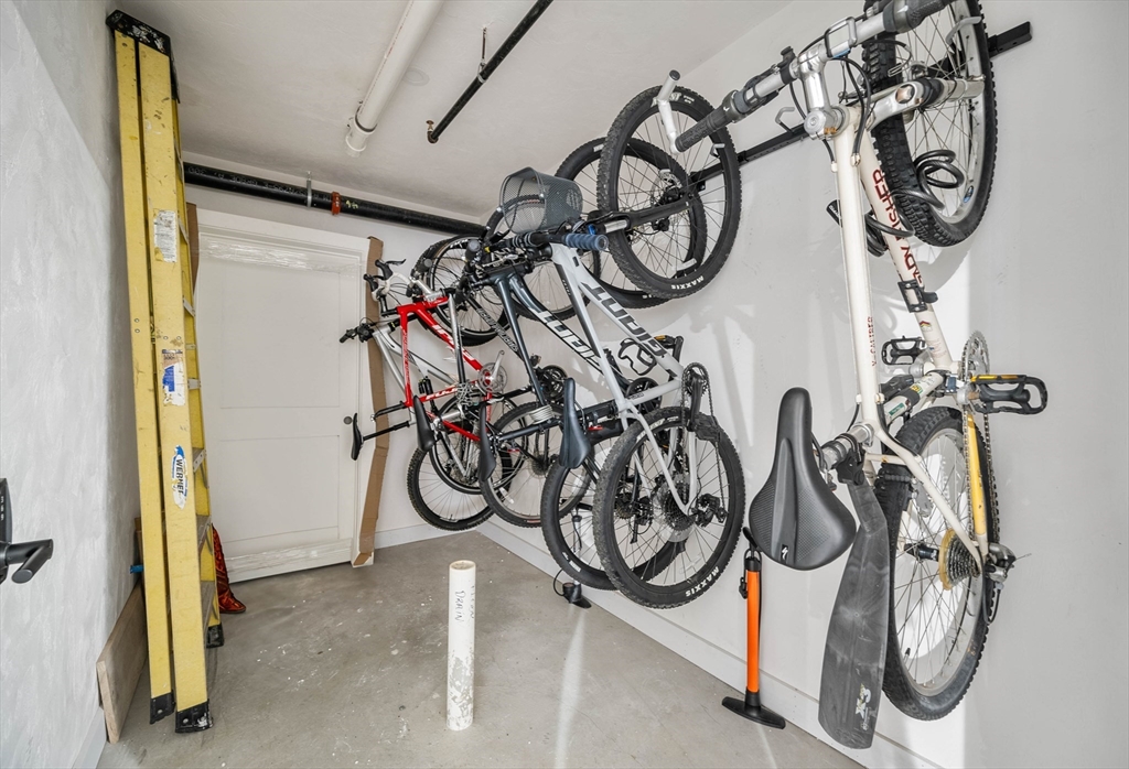 21 Lexington St # 304