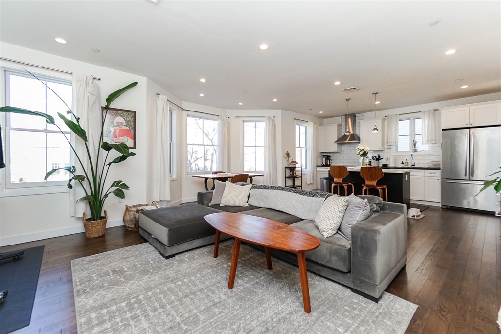 213 East Eagle St # 2